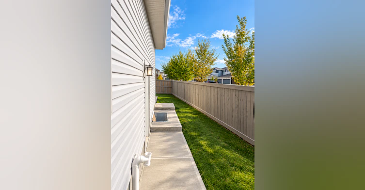 1103 29 Street Northwest, Edmonton, AB, T6T 0V1 - 3