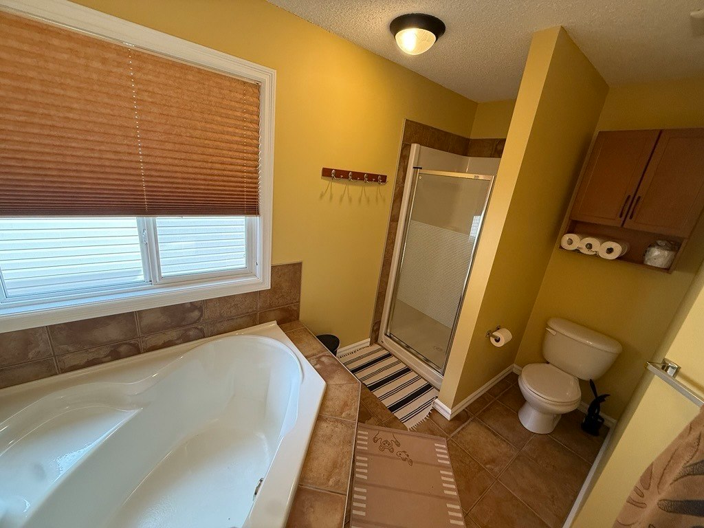 1433 Hodgson Way Nw, Edmonton, AB, T6R 3N5 - 3