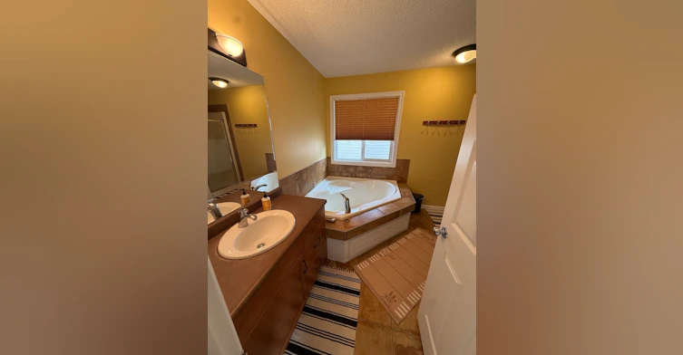 1433 Hodgson Way Nw, Edmonton, AB, T6R 3N5 - 2