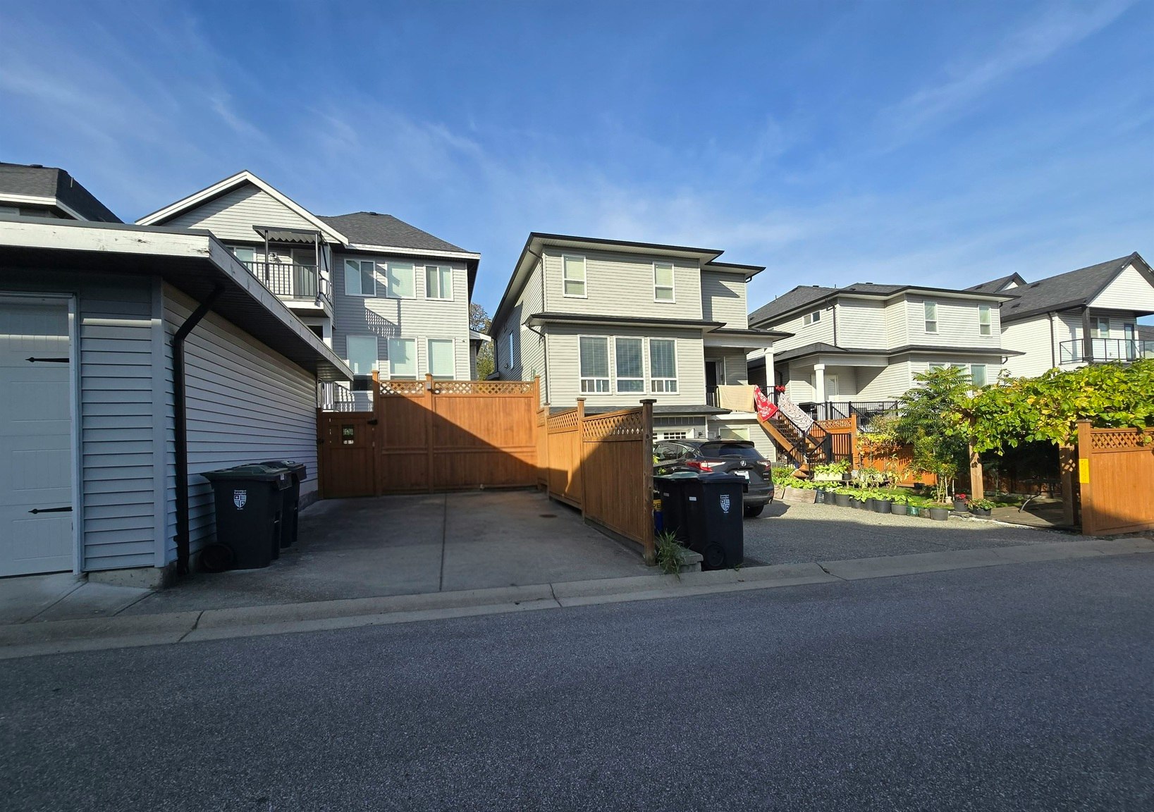 20522 70 Avenue, Langley, BC, V2Y 0W4 - 2