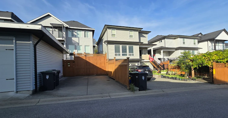 20522 70 Avenue, Langley, BC, V2Y 0W4 - 2