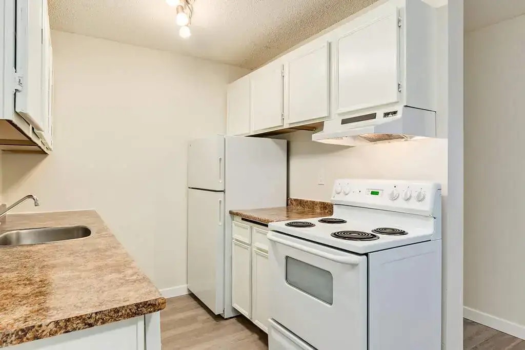 D301-3005 56 Avenue, Lloydminster City West, AB, T9V 1Z6 - 4