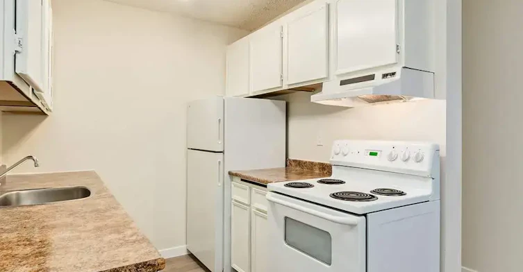 D301-3005 56 Avenue, Lloydminster City West, AB, T9V 1Z6 - 4