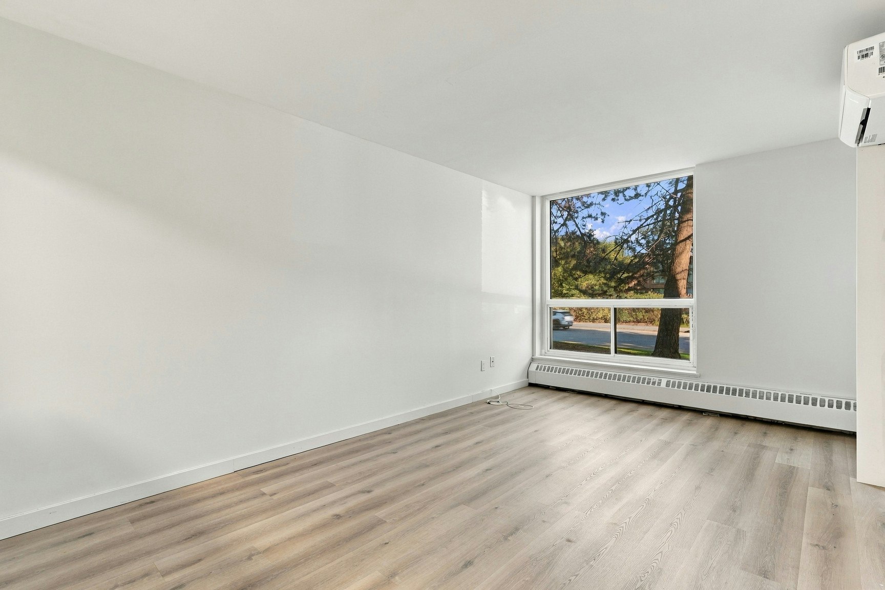 5755 Sir Walter Scott Avenue, Côte-Saint-Luc, QC, H4W 1S4 - 12