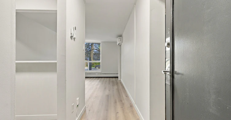 5755 Sir Walter Scott Avenue, Côte-Saint-Luc, QC, H4W 1S4 - 11