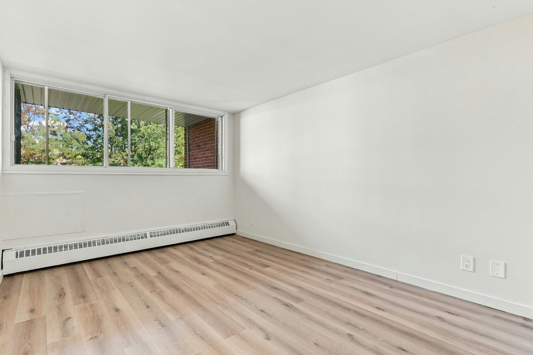 5755 Sir Walter Scott Avenue, Côte-Saint-Luc, QC, H4W 1S4 - 23