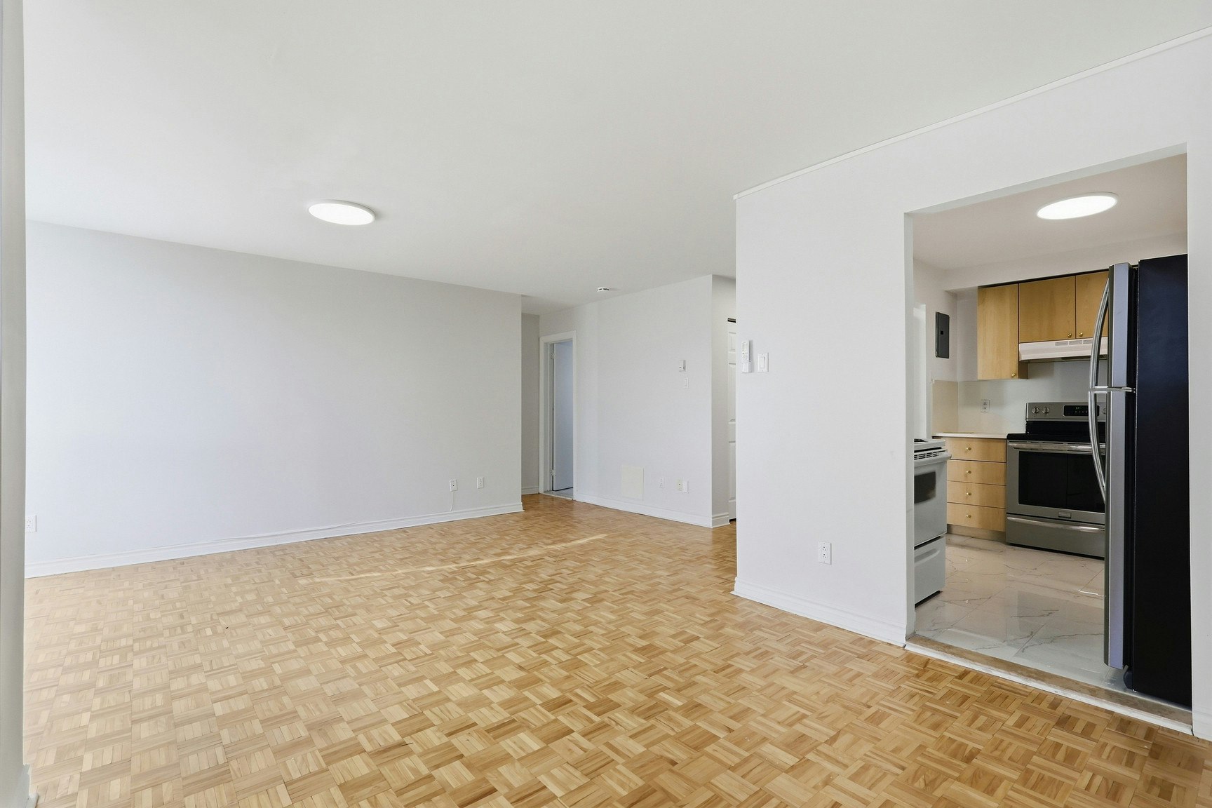 5755 Sir Walter Scott Avenue, Côte-Saint-Luc, QC, H4W 1S4 - 3