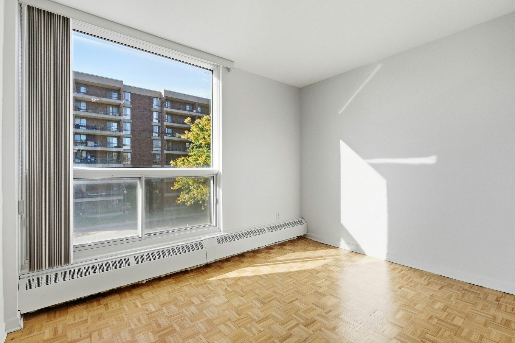 5755 Sir Walter Scott Avenue, Côte-Saint-Luc, QC, H4W 1S4 - 8