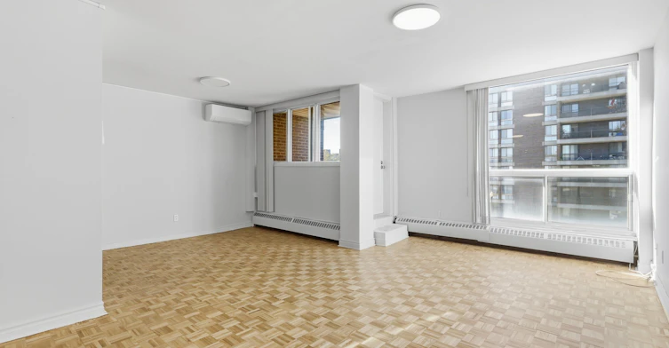 5755 Sir Walter Scott Avenue, Côte-Saint-Luc, QC, H4W 1S4 - 2