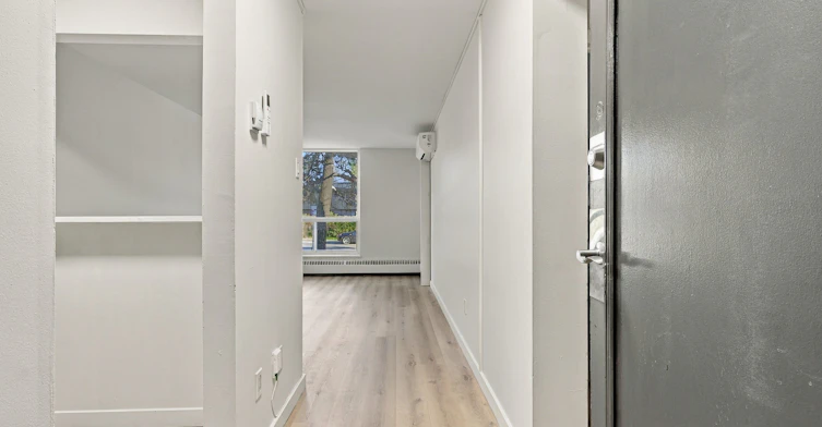 5755 Sir Walter Scott Avenue, Côte-Saint-Luc, QC, H4W 1S4 - 11