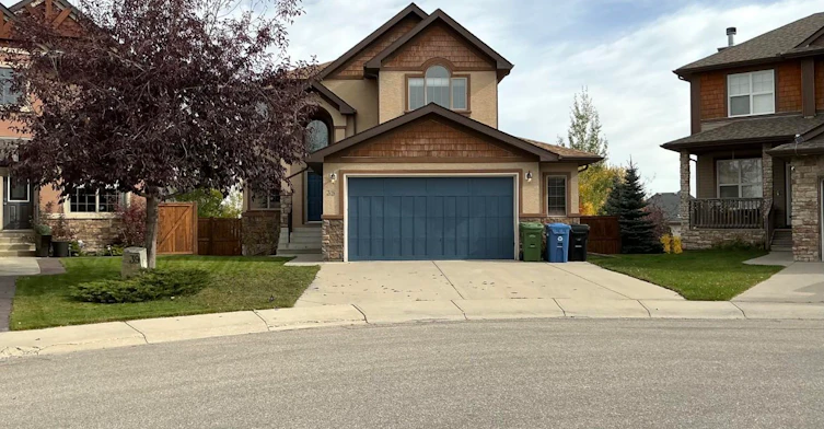 35 Tremblant Point SW, Calgary, AB, T3H 0B9