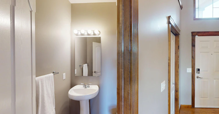 35 Tremblant Point SW, Calgary, AB, T3H 0B9 - 8