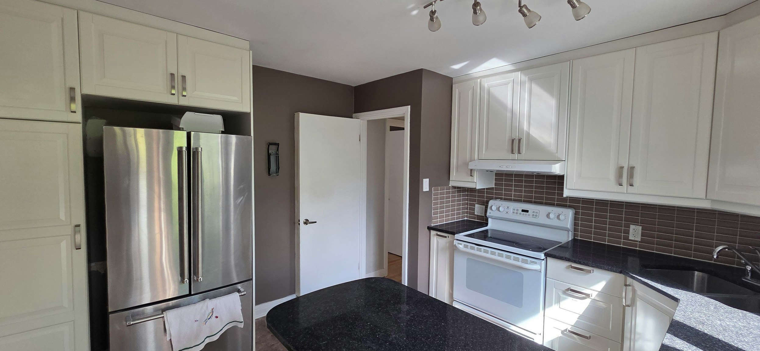 869-869 Rex Avenue, Ottawa, ON, K2A 2P6 - 12