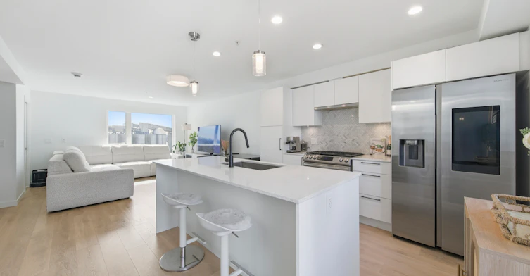 555 East 2nd Street, North Vancouver, BC, V7L 1E1 - 5
