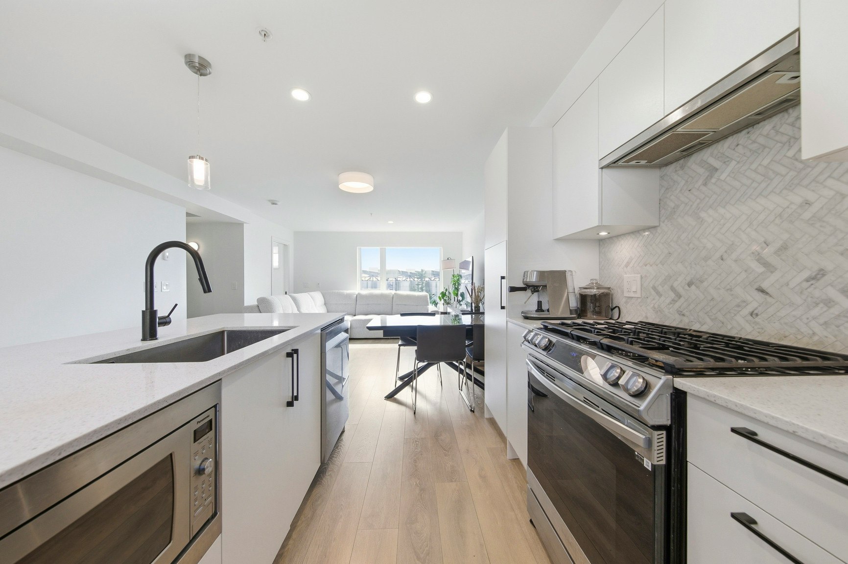 555 East 2nd Street, North Vancouver, BC, V7L 1E1 - 6