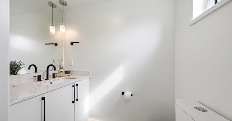 555 East 2nd Street, North Vancouver, BC, V7L 1E1 - 14