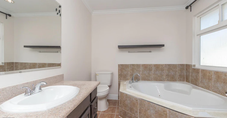 19130 69a Avenue, Surrey, BC, V4N 0A5 - 11