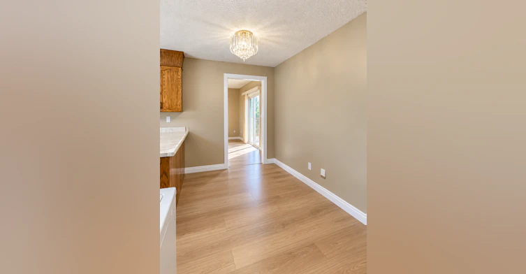 4174 28 Avenue Northwest, Edmonton, AB, T6L 4W1 - 10