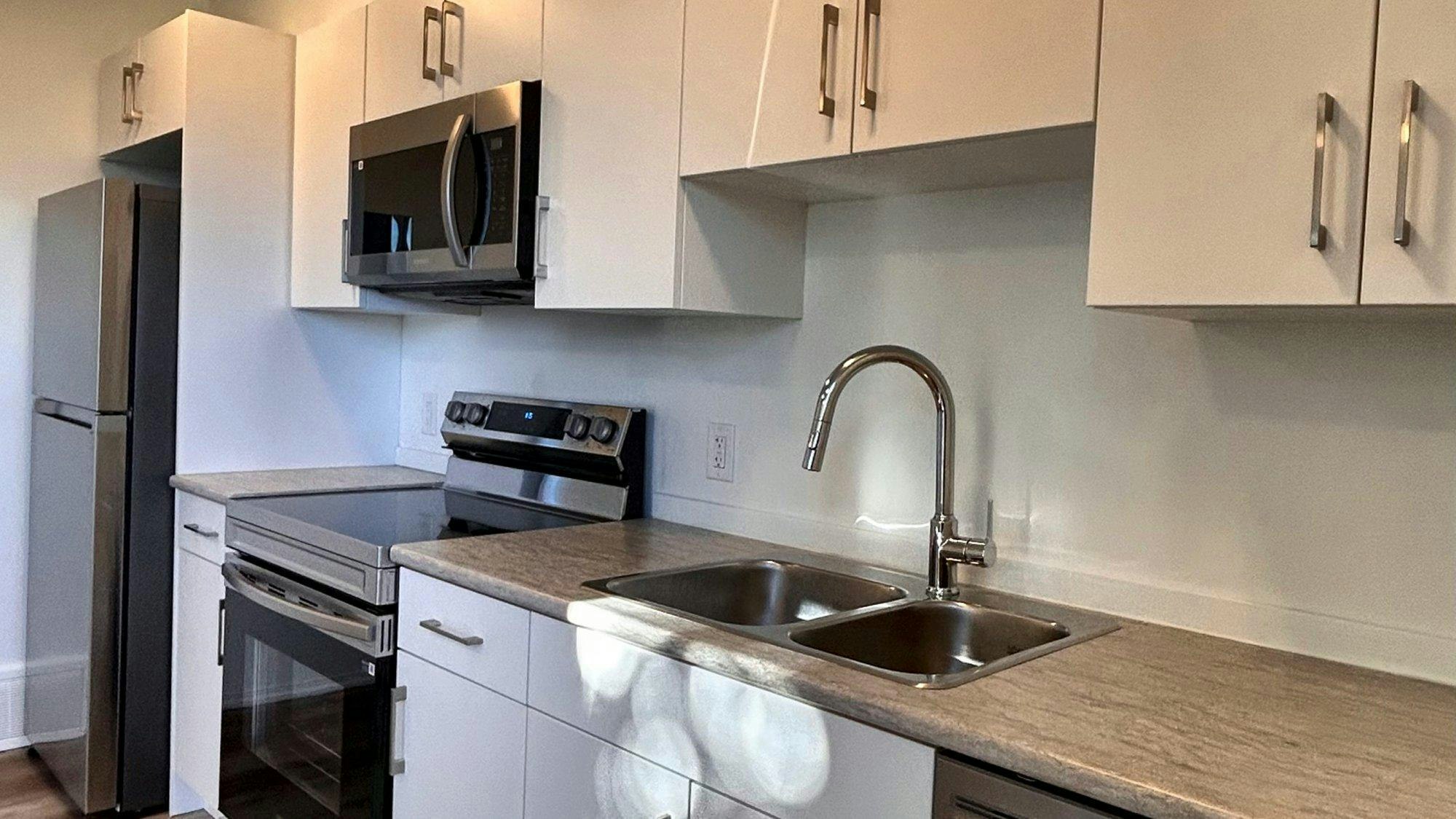 G2-12021 55 Street Northwest, Edmonton, AB, T5W 3R3 - 2