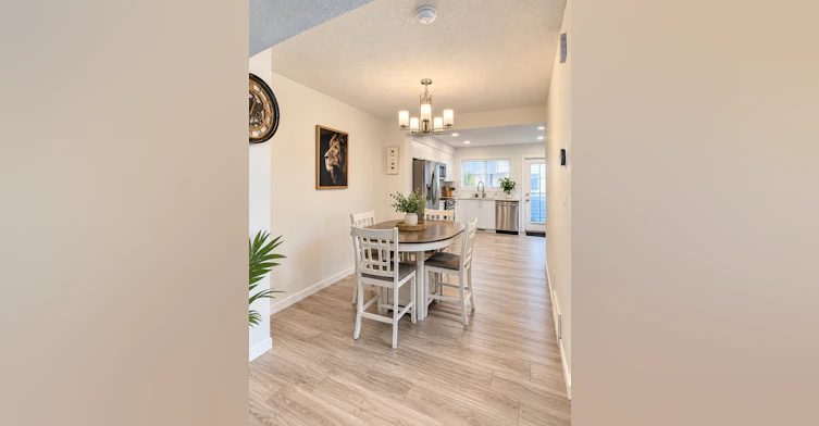 19216 27 Avenue Northwest, Edmonton, AB, T6M 3B5 - 9