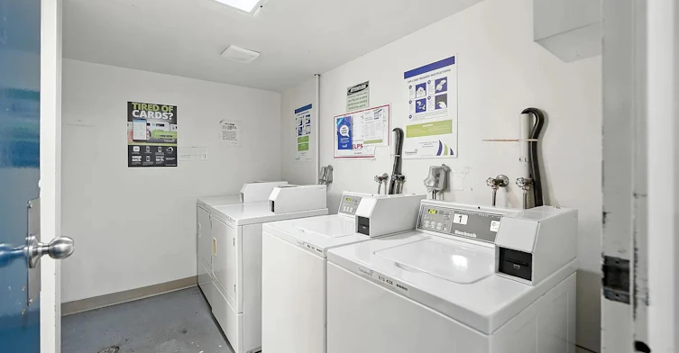 209-607 Kingsmere Crescent Southwest, Calgary, AB, T2V 2H9 - 4