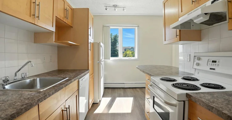 209-607 Kingsmere Crescent Southwest, Calgary, AB, T2V 2H9 - 2