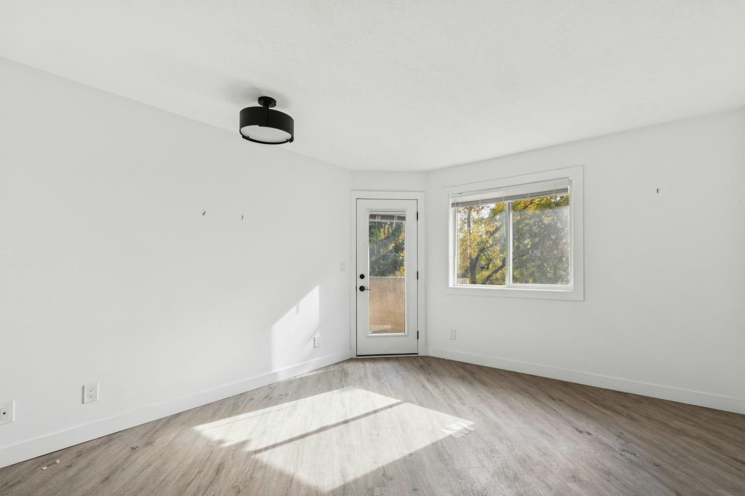 11316 103 Avenue Northwest, Edmonton, AB, T5K 0S2 - 4