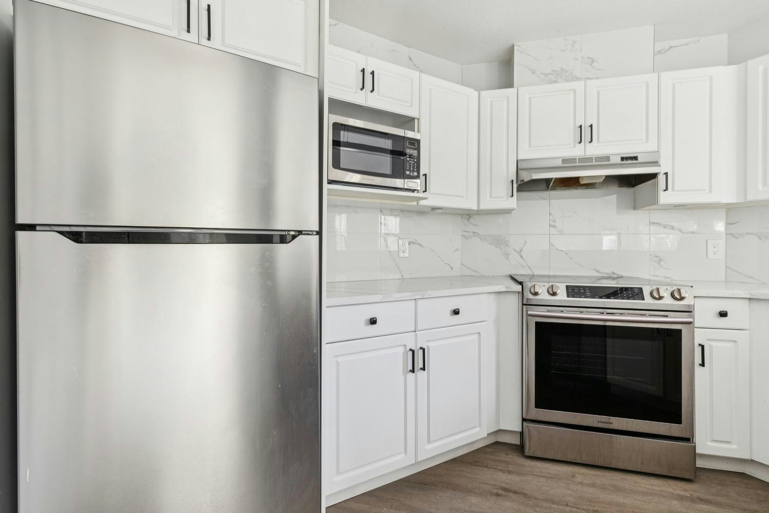 11316 103 Avenue Northwest, Edmonton, AB, T5K 0S2 - 9