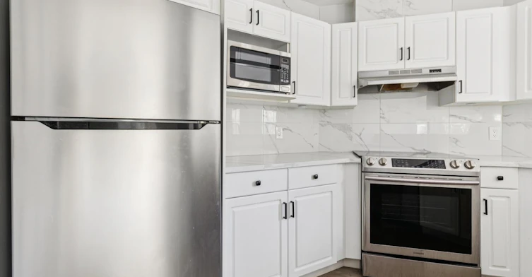 11316 103 Avenue Northwest, Edmonton, AB, T5K 0S2 - 9