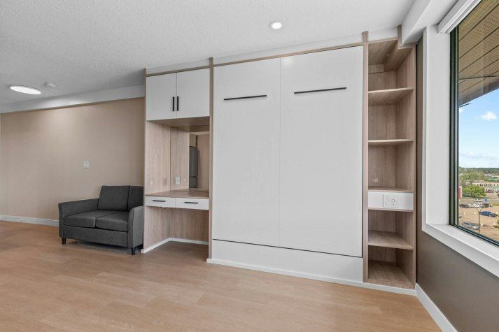 4311 49 Avenue, Red Deer, AB, T4N 5Y7 - 8