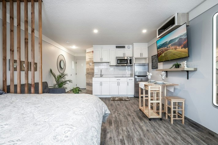 4311 49 Avenue, Red Deer, AB, T4N 5Y7 - 43