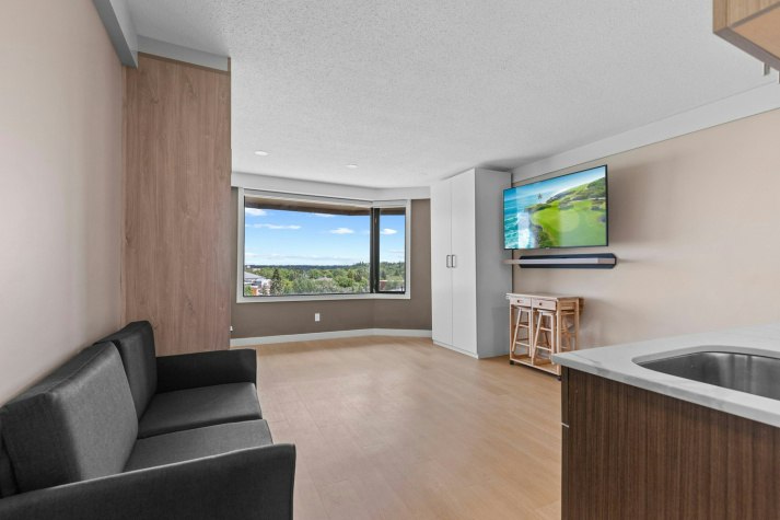 4311 49 Avenue, Red Deer, AB, T4N 5Y7 - 7