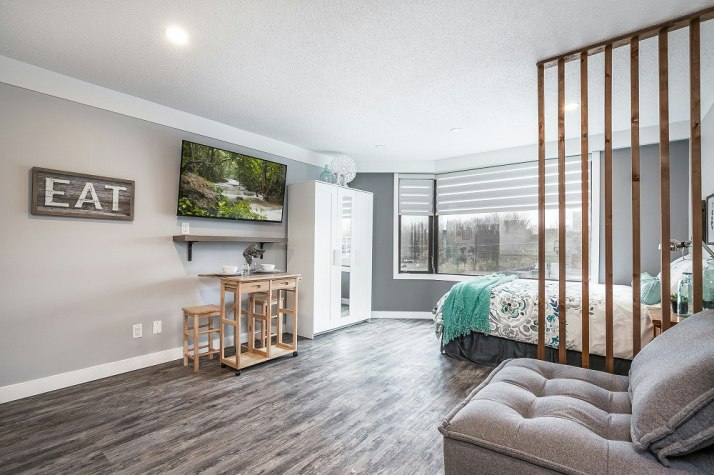 4311 49 Avenue, Red Deer, AB, T4N 5Y7 - 50