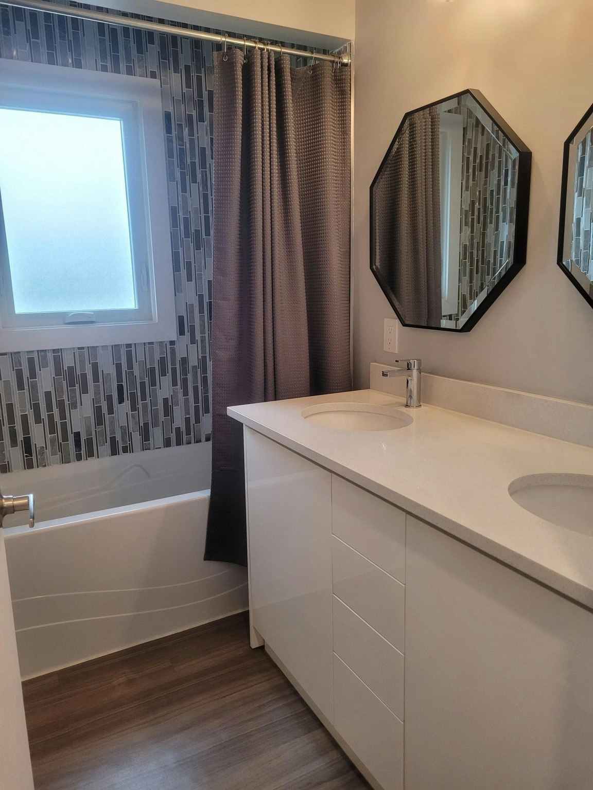 12380 132 Street Northwest, Edmonton, AB, T5L 1P8 - 4