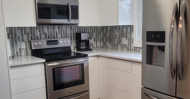 12380 132 Street Northwest, Edmonton, AB, T5L 1P8 - 2