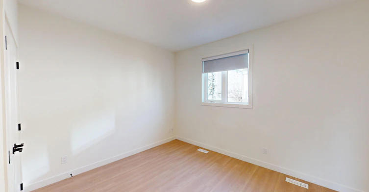 1336 10 Avenue SE, Calgary, AB, T2G 0W9 - 4