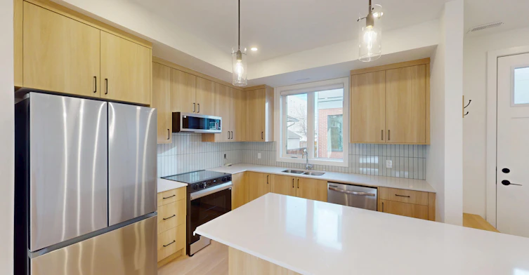 1336 10 Avenue SE, Calgary, AB, T2G 0W9