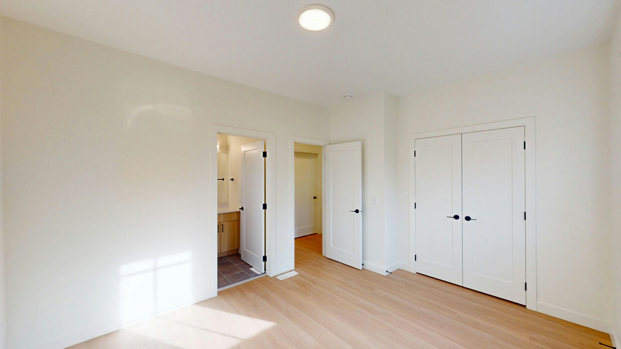 1336 10 Avenue SE, Calgary, AB, T2G 0W9 - 9