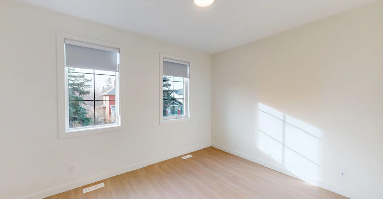 1336 10 Avenue SE, Calgary, AB, T2G 0W9 - 8