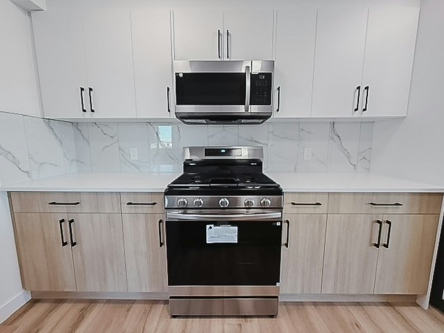 Upper-6035 105 Street Northwest, Edmonton, AB, T6H 2N3 - 3