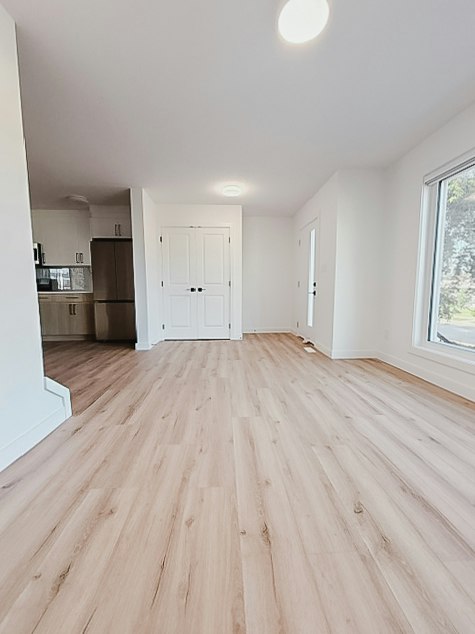 Upper-6035 105 Street Northwest, Edmonton, AB, T6H 2N3 - 5