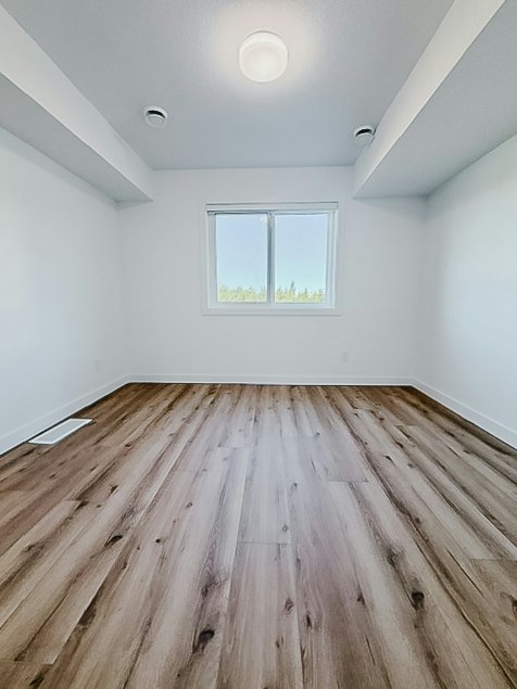 Upper-6035 105 Street Northwest, Edmonton, AB, T6H 2N3 - 8