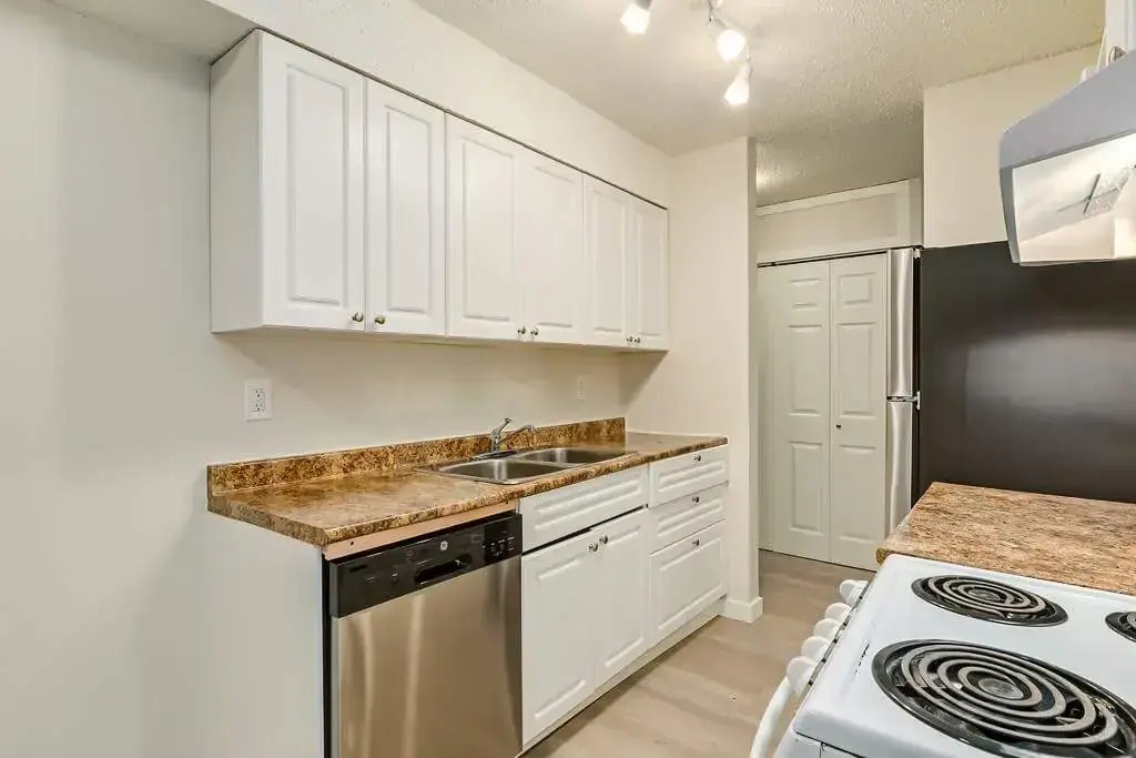 C204-5700 31 Street, Lloydminster City West, AB, T9V 1W3 - 9
