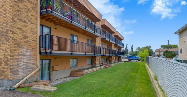C204-5700 31 Street, Lloydminster City West, AB, T9V 1W3 - 32