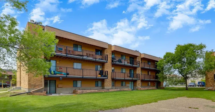 C204-5700 31 Street, Lloydminster City West, AB, T9V 1W3 - 31