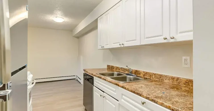 C204-5700 31 Street, Lloydminster City West, AB, T9V 1W3 - 8