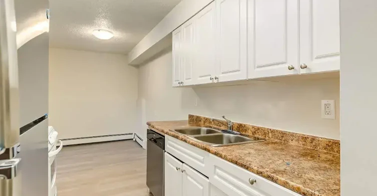 C103-5700 31 Street, Lloydminster City West, AB, T9V 1W3 - 8