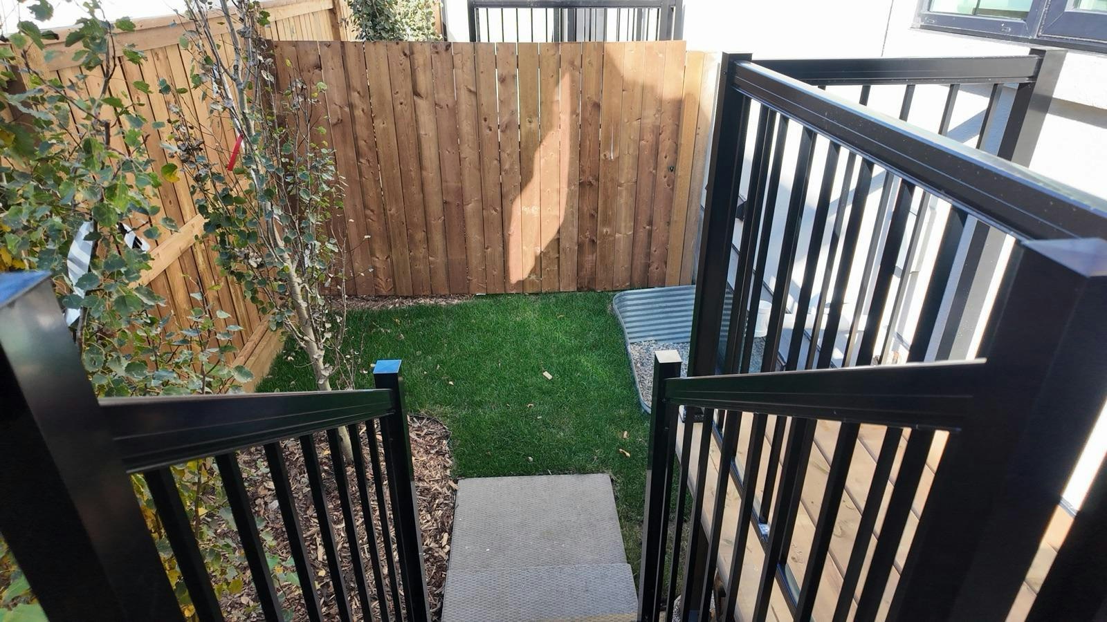 5687-5681 19 Street Southwest, Calgary, AB, T3E 5H1 - 19