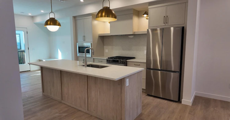 5687-5681 19 Street Southwest, Calgary, AB, T3E 5H1 - 4