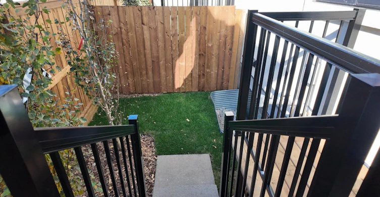 5685-5681 19 Street Southwest, Calgary, AB, T3E 5H1 - 19